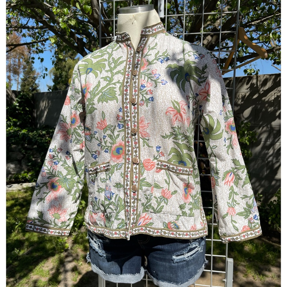 Beautiful jacket - Picture 4 of 5